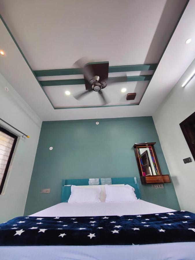 Srinivasa Homestay Хампи Экстерьер фото
